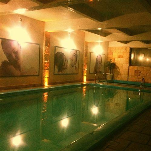 Hotel Clinipel - Emporio &
