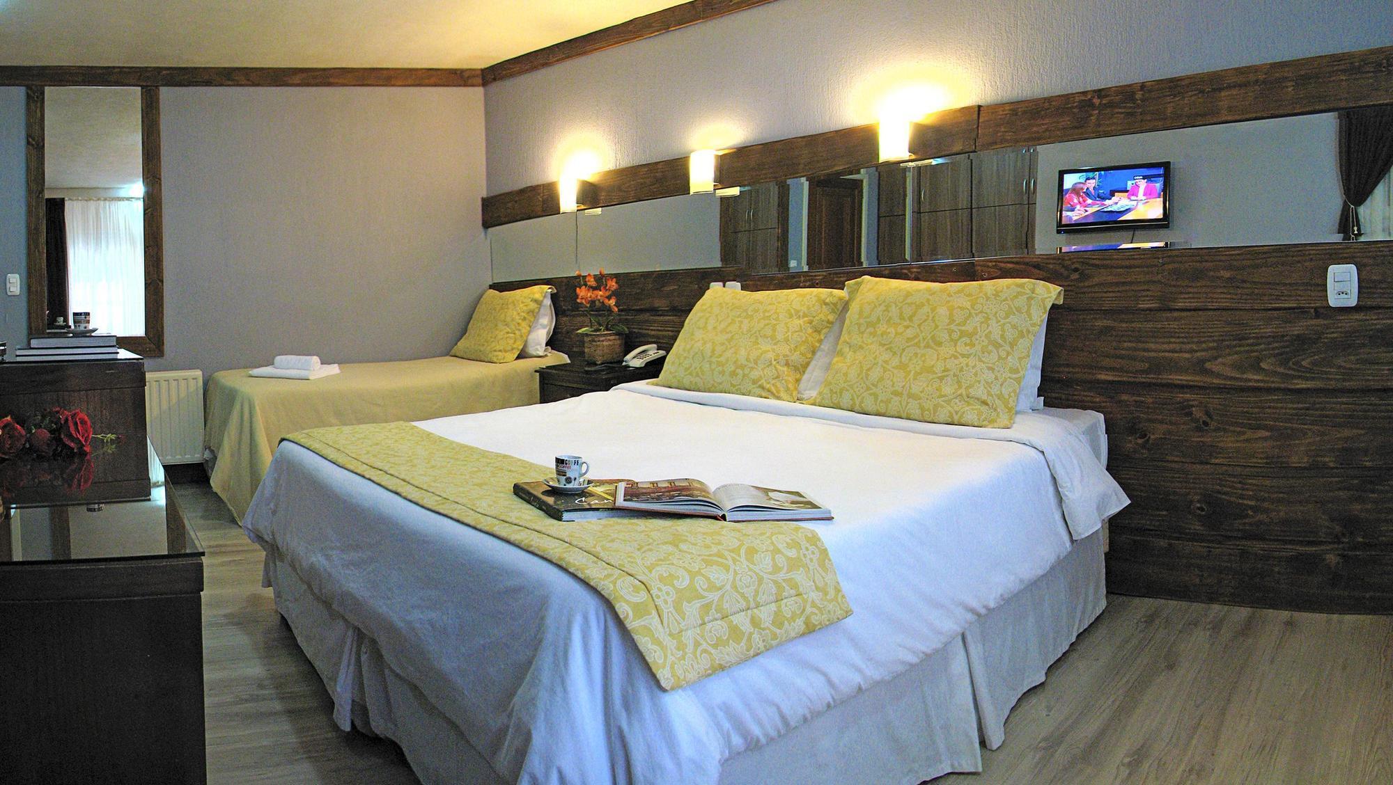 Hotel Clinipel - Emporio & 3*