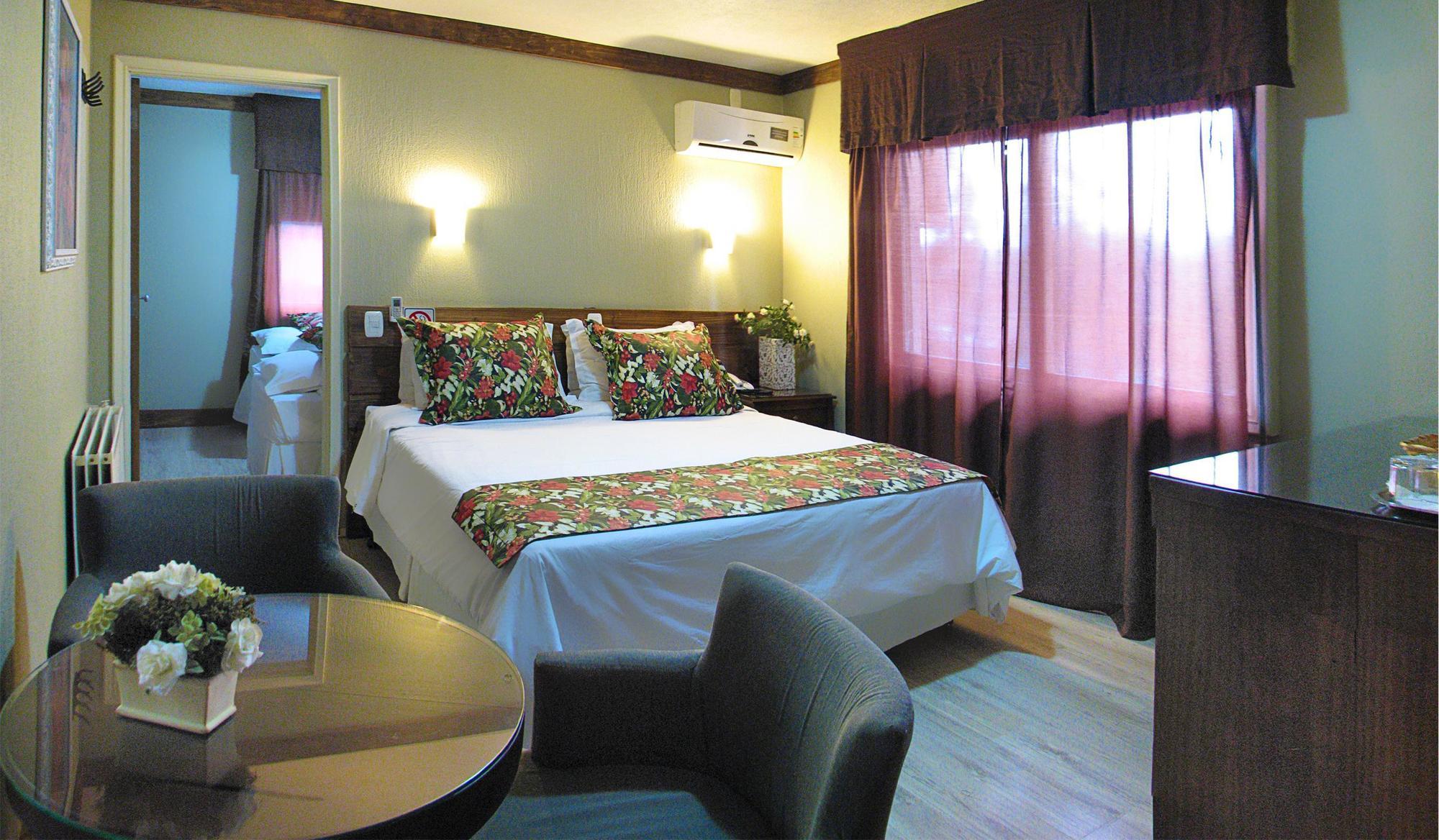 Hotel Clinipel - Emporio &